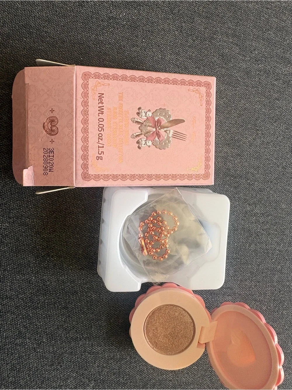 Flower Knows Sweetie Bear Mono Eyeshadow - Stardust Cocoa (Pink Packaging)